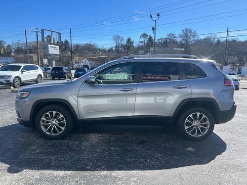 Used 2019 Jeep Cherokee Latitude Plus image 5