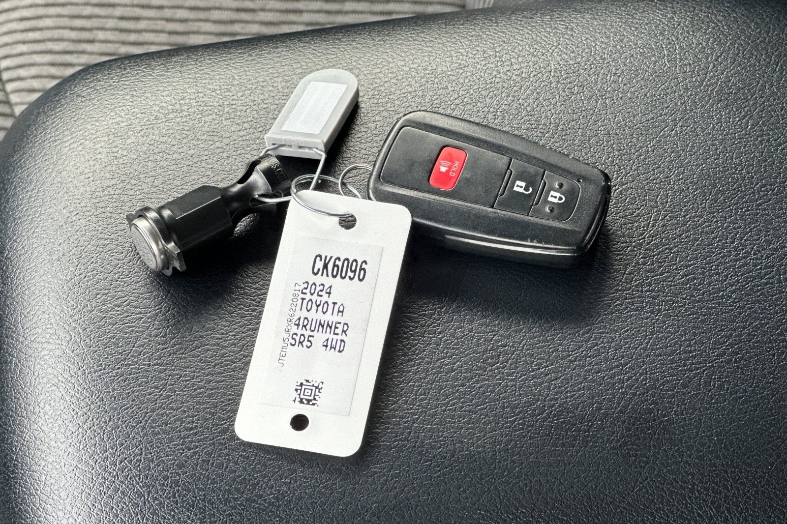 Used 2024 Toyota 4Runner SR5 AWD/4WD image 32