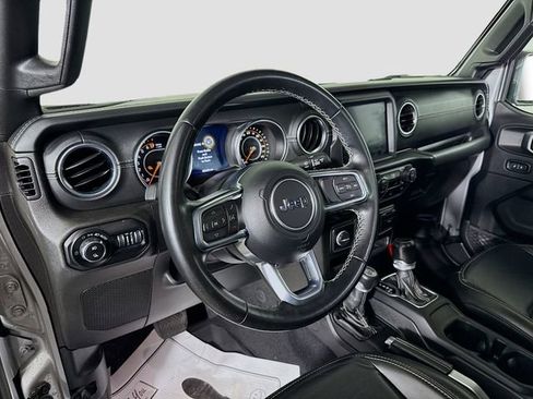 Used 2020 Jeep Gladiator Overland AWD/4WD image 9