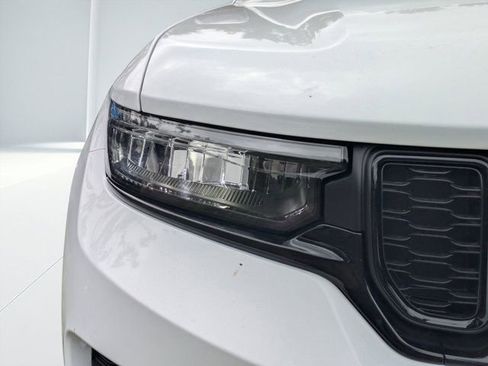 New 2025 Jeep Grand Cherokee Altitude image 8