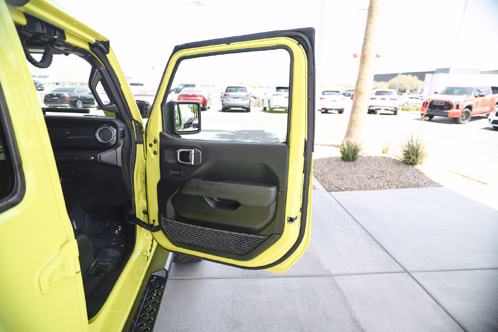 Used 2023 Jeep Wrangler Unlimited Rubicon 392 w/ Xtreme Recon 35" Tire Package AWD/4WD image 10