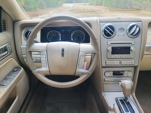 Used 2007 Lincoln MKZ image 31