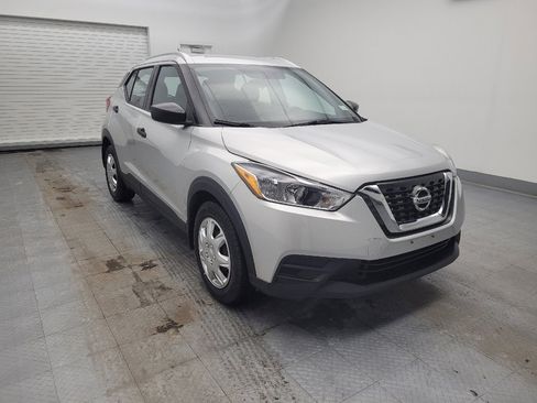Used 2018 Nissan Kicks S image 13
