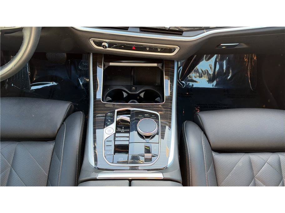 Used 2024 BMW X5 xDrive50e w/ Parking Assistance Package AWD/4WD image 32