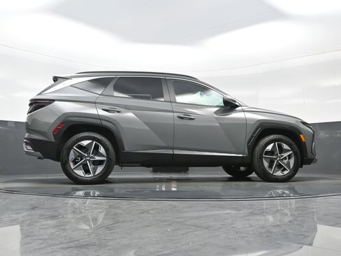 Used 2025 Hyundai Tucson SEL AWD/4WD image 34