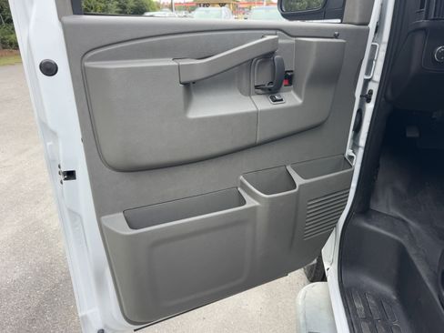 Used 2024 Chevrolet Express 2500 w/ Driver Convenience Package image 9