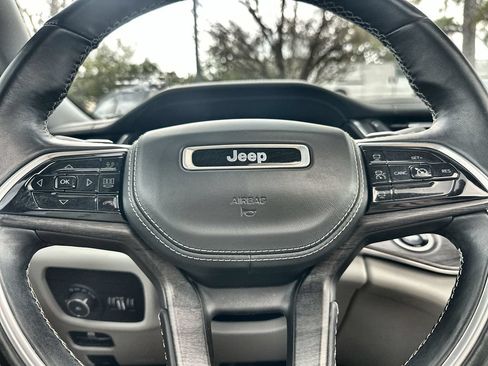 Used 2021 Jeep Grand Cherokee L Overland w/ Luxury Tech Group IV AWD/4WD image 33