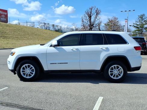 Used 2020 Jeep Grand Cherokee Laredo image 7
