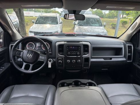 Used 2017 RAM 1500 Express RWD image 14