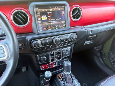 Used 2021 Jeep Wrangler Unlimited Rubicon AWD/4WD image 27