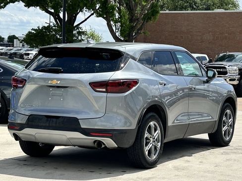 Used 2025 Chevrolet Blazer LT image 4