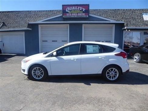 Used 2018 Ford Focus SE image 1
