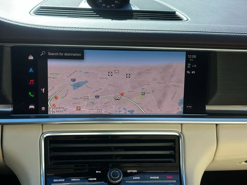 Used 2023 Porsche Panamera GTS image 39