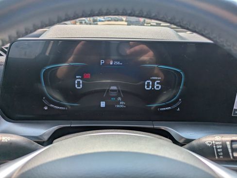 Used 2025 Kia Telluride S FWD image 15