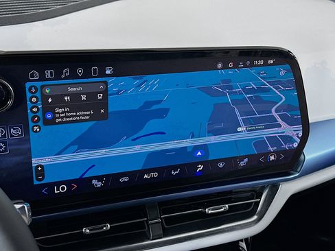 Used 2024 Chevrolet Equinox EV LT image 21