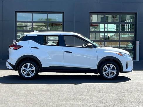 New 2025 Nissan Kicks Play S image 7