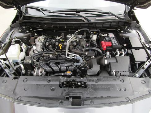 Used 2024 Nissan Altima 2.5 SV FWD image 27