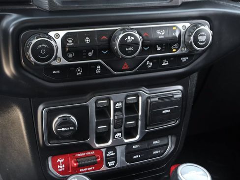 Used 2020 Jeep Gladiator Rubicon AWD/4WD image 30