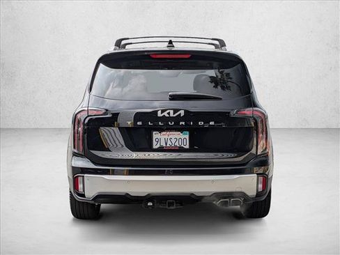 Used 2024 Kia Telluride SX w/ Towing Package FWD image 7