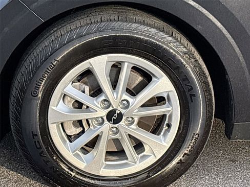 Used 2022 Kia Carnival LX image 35