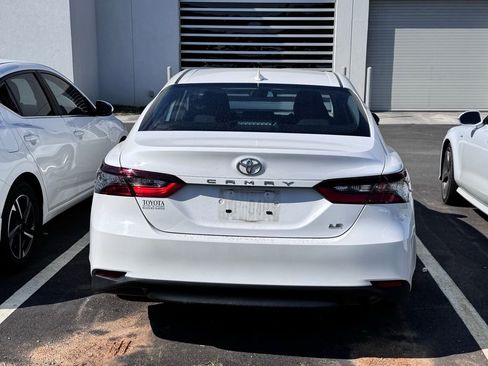 Used 2022 Toyota Camry LE FWD image 3