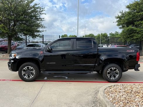 Used 2022 Chevrolet Colorado Z71 AWD/4WD image 2
