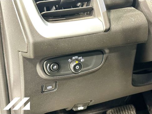 Used 2024 GMC Terrain SLE w/ Driver Convenience Package AWD/4WD image 10