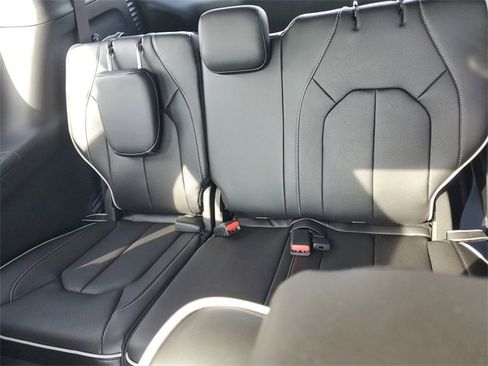 New 2026 Chrysler Pacifica Limited w/ Trailer Tow Group image 11