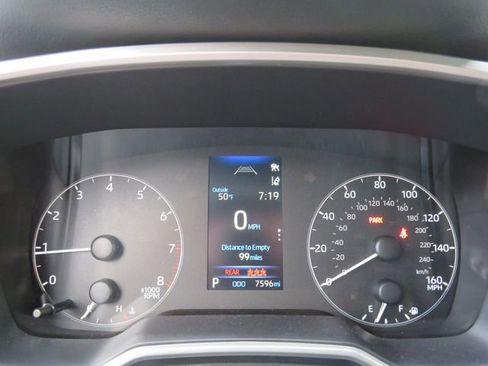 Certified 2025 Toyota Corolla SE w/ SE Package image 37