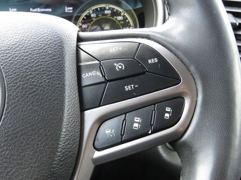 Used 2022 Jeep Cherokee Limited AWD/4WD image 23