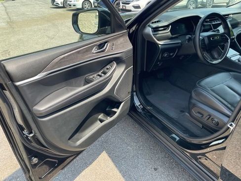Used 2021 Jeep Grand Cherokee L Limited AWD/4WD image 10
