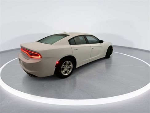 Used 2023 Dodge Charger SXT image 4