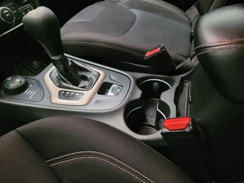 Used 2015 Jeep Cherokee Latitude w/ Trailer Tow Group image 26