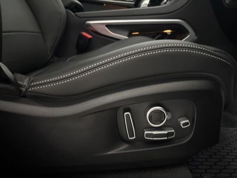 Used 2026 Jaguar F-PACE R-Dynamic S image 34