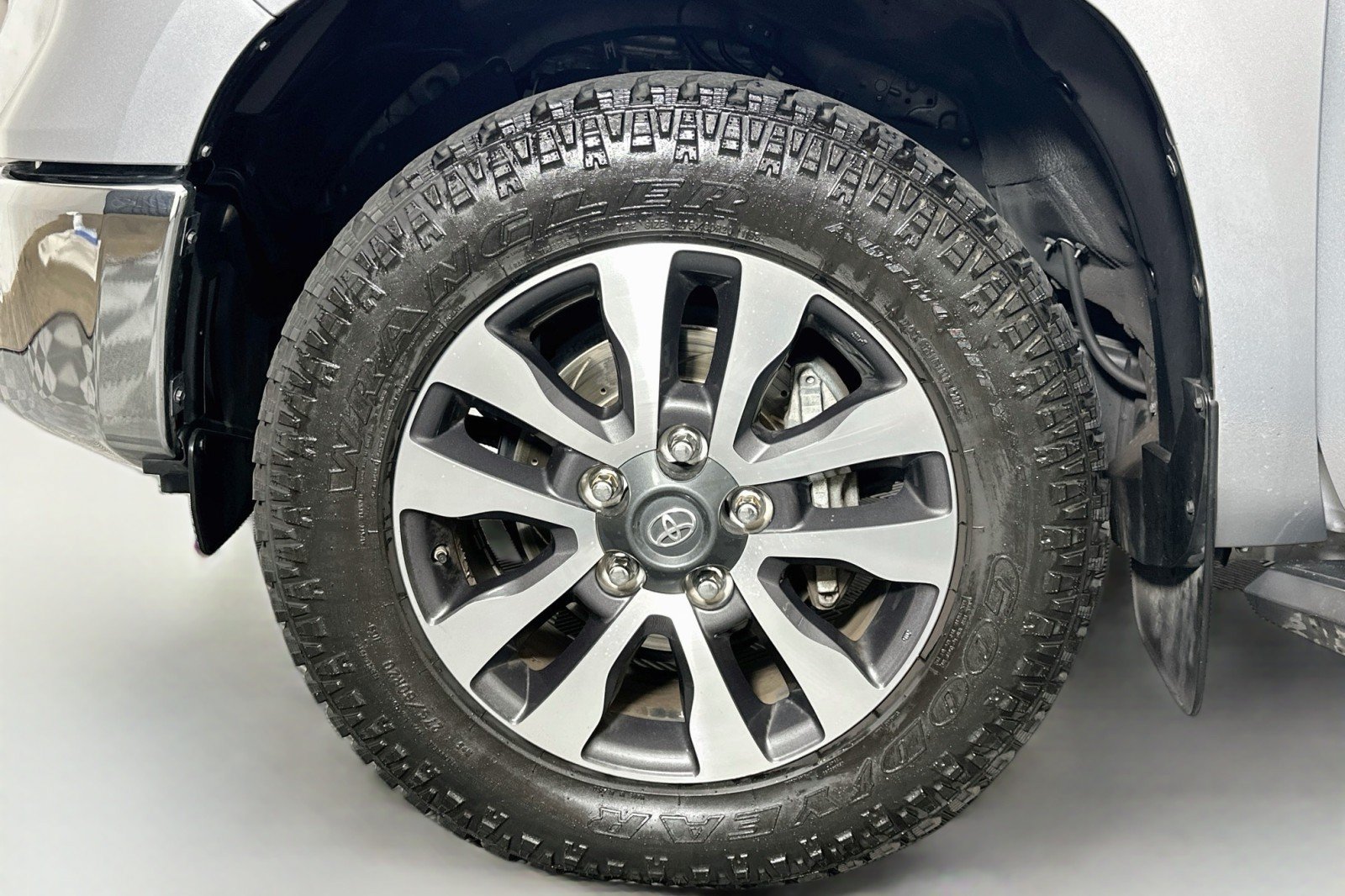 Used 2021 Toyota Tundra Limited w/ Limited Premium Package RWD image 11