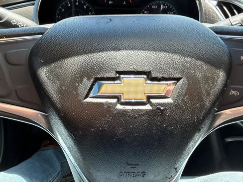 Used 2021 Chevrolet Malibu LT FWD image 21