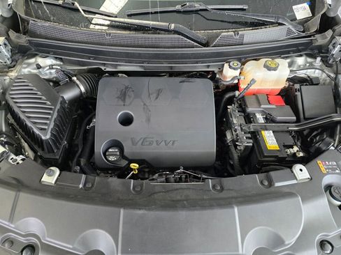 Used 2021 Chevrolet Traverse RS image 9