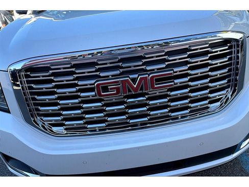 Used 2019 GMC Yukon XL Denali w/ Denali Ultimate Package image 32