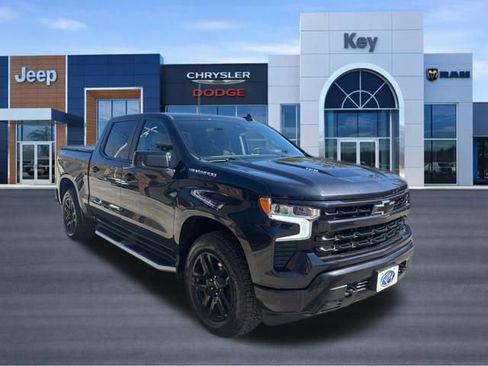 Used 2023 Chevrolet Silverado 1500 RST w/ Convenience Package II image 2