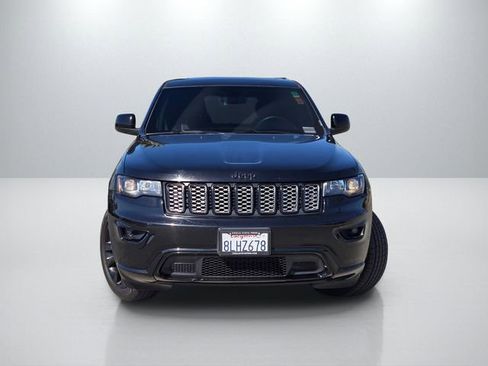 Used 2019 Jeep Grand Cherokee Altitude image 2