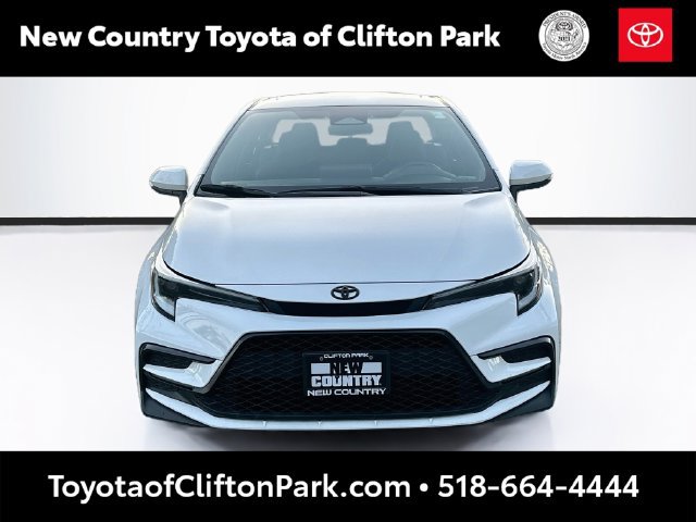 Used 2024 Toyota Corolla SE w/ SE Premium Package FWD image 2