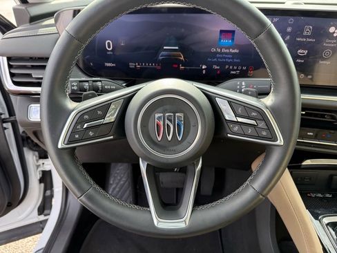 Used 2025 Buick Envision Preferred image 20