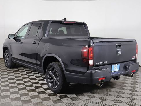 Used 2023 Honda Ridgeline Sport image 7