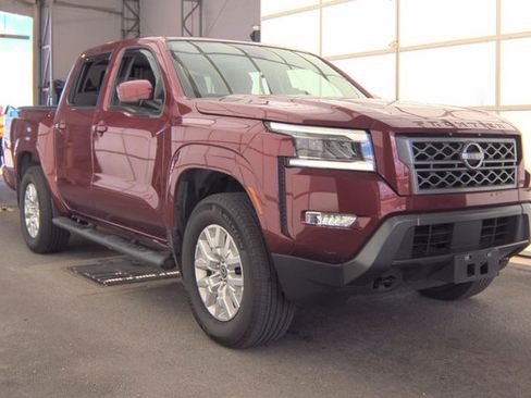Used 2023 Nissan Frontier SV w/ SV Premium Package AWD/4WD image 2