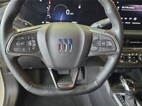 Used 2025 Buick Envista Preferred w/ Convenience I Package FWD image 25