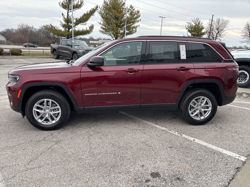 New 2026 Jeep Grand Cherokee Laredo AWD/4WD image 17
