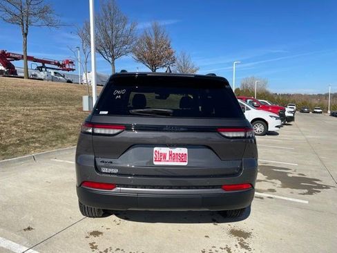New 2026 Jeep Grand Cherokee Altitude AWD/4WD image 5