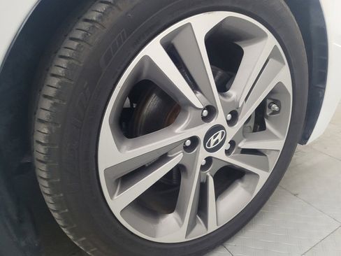 Used 2017 Hyundai Elantra Limited w/ Limited Tech Package 04 FWD image 31