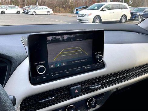 Certified 2025 Honda HR-V LX image 11