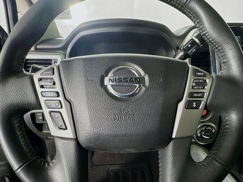 Used 2021 Nissan Titan SV w/ SV Convenience Package image 13